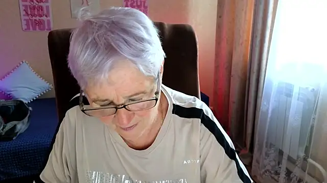 Sandra Snowflake online show from July 9, 4:16 am