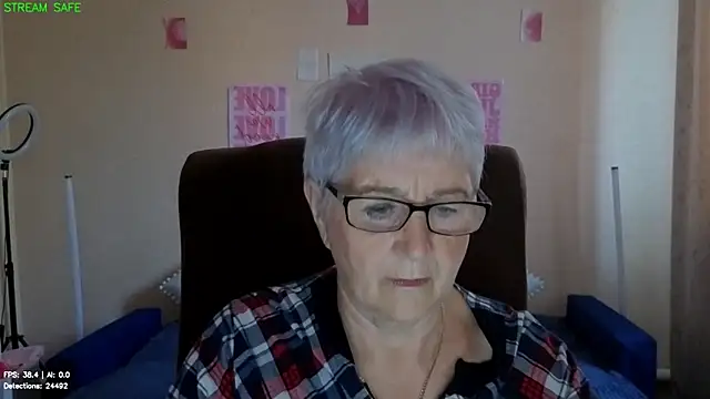Sandra Snowflake online show from July 10, 3:55 am