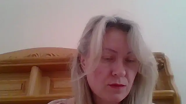 Snapshot of Mary888x chatting on February 17, 10:18 am Mary888x online show from February 17, 10:18 am