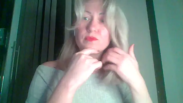 Snapshot of Mary888x chatting on February 26, 5:17 pm Mary888x online show from February 26, 5:17 pm