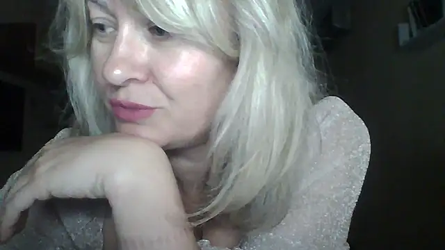 Snapshot of Mary888x chatting on September 20, 5:47 pm Mary888x online show from September 20, 5:47 pm