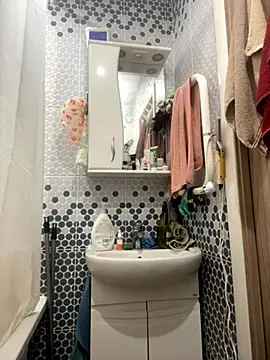 Veronicavirus online show from October 1, 8:31 am