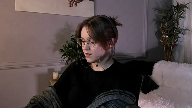 Snapshot of Rada_Woods chatting on March 12, 11:42 am Rada Woods online show from March 12, 11:42 am