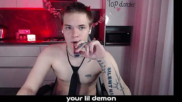 Snapshot of yourlildemon chatting on March 12, 6:14 pm yourlildemon online show from March 12, 6:14 pm
