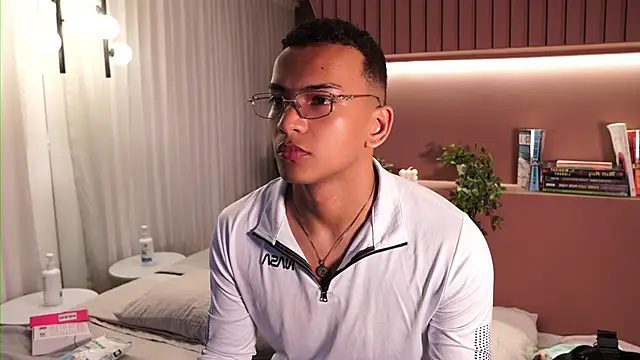 Rafa2004Cruz online show from March 24, 1:49 pm