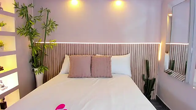 GeorginaReyes online show from October 6, 10:51 pm