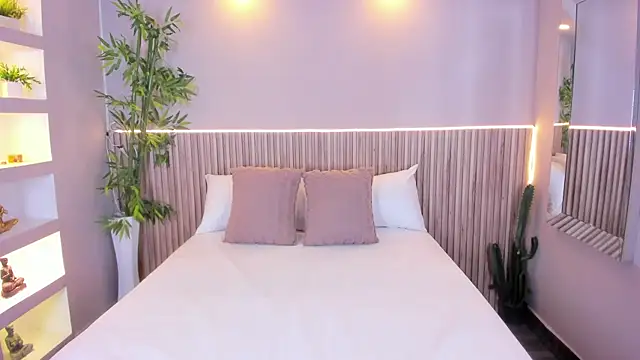 GeorginaReyes online show from April 13, 10:59 pm