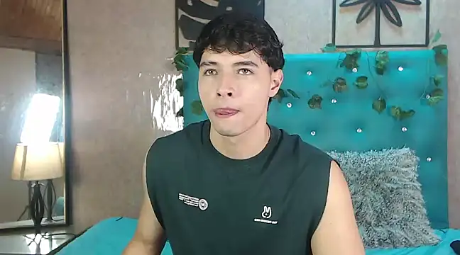 LiamAndrewzz online show from February 18, 6:58 pm