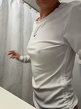 Snapshot of skybeatrice7 chatting on March 29, 10:10 pm skybeatrice7 online show from March 29, 10:10 pm