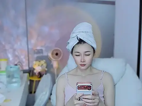 Snapshot of A_dabo chatting on February 22, 12:15 pm A dabo online show from February 22, 12:15 pm