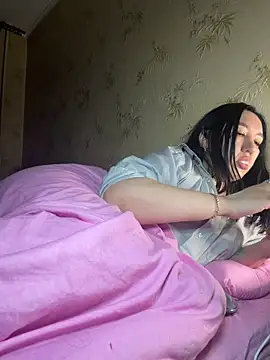 Naughtbaby 2025 online show from April 15, 1:01 am