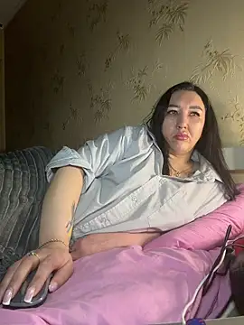 Snapshot of Naughtbaby_2025 chatting on May 4, 1:34 am Naughtbaby 2025 online show from May 4, 1:34 am