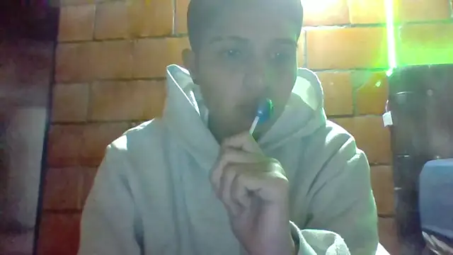 cora-gunn online show from March 16, 4:09 am