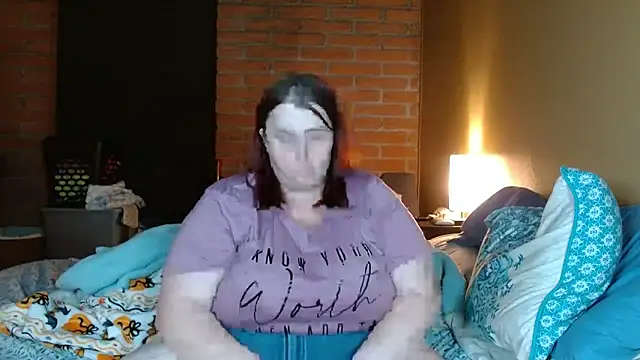 Snapshot of BubblyMoonie chatting on March 20, 2:16 am BubblyMoonie online show from March 20, 2:16 am