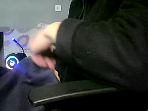 Snapshot of BaltacZ chatting on February 24, 3:53 pm BaltacZ online show from February 24, 3:53 pm