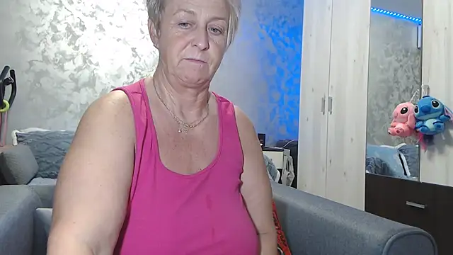 RosesandLillies online show from November 23, 6:08 pm