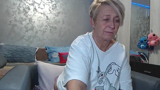 RosesandLillies online show from February 28, 7:48 pm