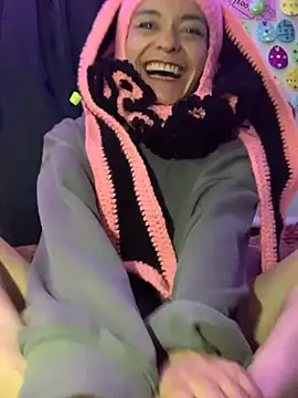 NatashaRex online show from April 3, 9:07 am