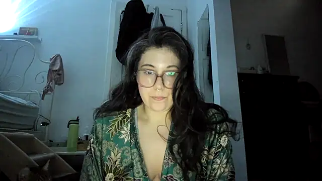 Snapshot of Rosiee69_ chatting on February 23, 9:59 pm Rosiee69  online show from February 23, 9:59 pm