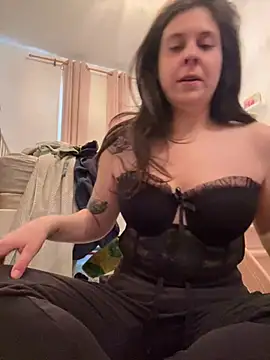 Snapshot of Rosiee69_ chatting on February 25, 4:53 pm Rosiee69  online show from February 25, 4:53 pm