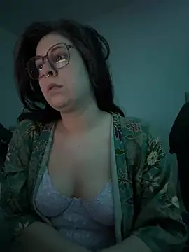 Snapshot of Rosiee69_ chatting on March 9, 10:08 am Rosiee69  online show from March 9, 10:08 am