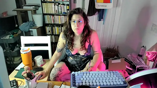 Snapshot of Rosiee69_ chatting on October 28, 9:17 pm Rosiee69  online show from October 28, 9:17 pm