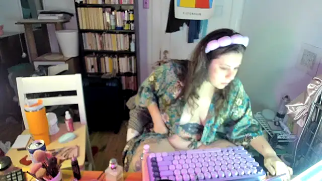 Rosiee69  online show from November 2, 4:42 pm