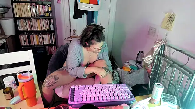 Rosiee69  online show from November 9, 2:21 am