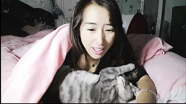 hebe-02 online show from November 8, 7:45 pm