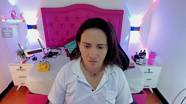 Snapshot of Nathalia_rodriguezz chatting on October 1, 3:29 pm Nathalia rodriguezz online show from October 1, 3:29 pm