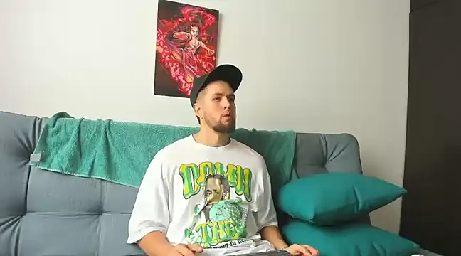 Snapshot of bastianwatson10 chatting on March 20, 3:58 pm bastianwatson10 online show from March 20, 3:58 pm