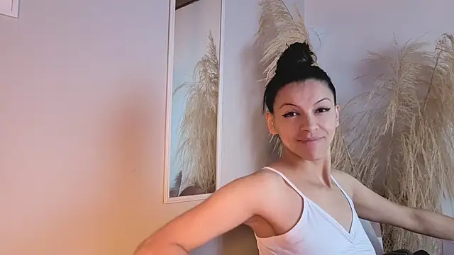 Snapshot of aitana_garcia_ chatting on April 30, 11:16 am aitana garcia online show from April 30, 11:16 am