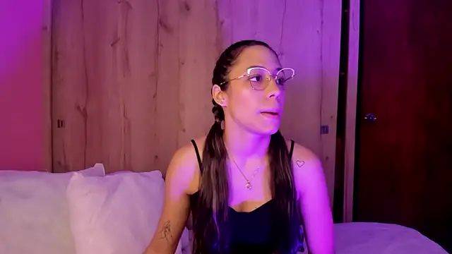TANIA 06 online show from May 20, 1:28 pm