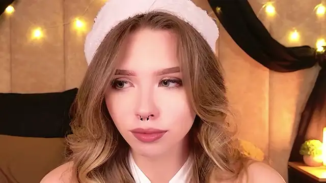 Sierra Fane online show from December 22, 10:45 am