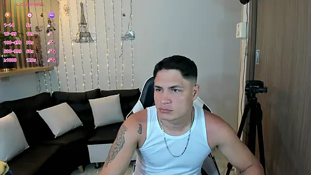 Snapshot of SaraClub_JY chatting on April 1, 1:17 am SaraClub JY online show from April 1, 1:17 am