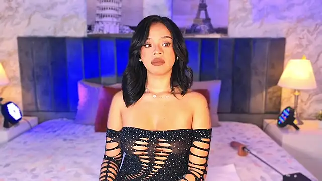 Snapshot of LiaHilton2 chatting on September 18, 1:02 pm LiaHilton2 online show from September 18, 1:02 pm