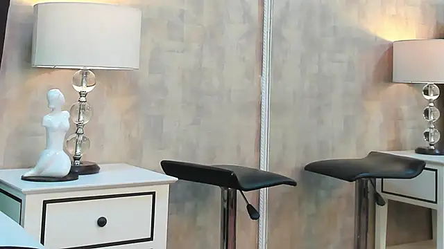 Snapshot of NahomyCarther chatting on February 10, 5:11 am NahomyCarther online show from February 10, 5:11 am