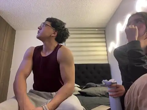 DesireLuxe online show from February 25, 6:45 am