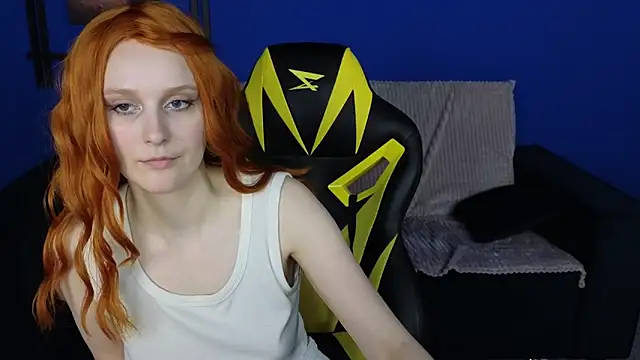 Snapshot of KristinMoore chatting on March 2, 12:11 pm KristinMoore online show from March 2, 12:11 pm