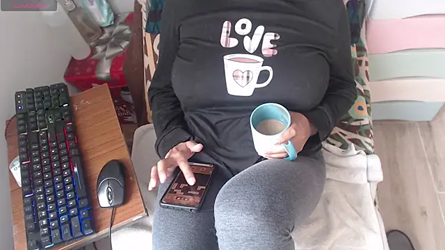 Sexyqueen mature  online show from April 15, 7:43 pm