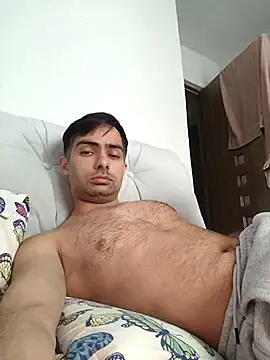 Snapshot of andreiiiii2025 chatting on March 31, 10:48 am andreiiiii2025 online show from March 31, 10:48 am