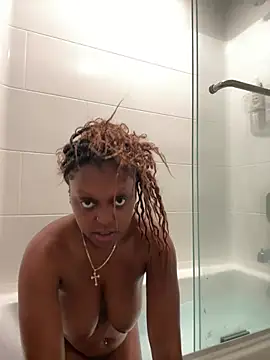BubblyBabyy online show from July 4, 7:09 pm