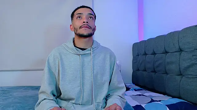 Snapshot of eross_chipre_ chatting on February 9, 3:43 am eross chipre online show from February 9, 3:43 am