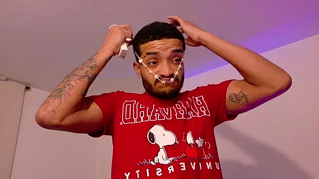 Snapshot of eross_chipre_ chatting on February 20, 10:27 am eross chipre online show from February 20, 10:27 am