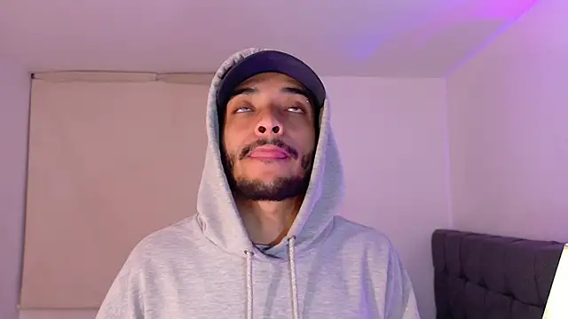 Snapshot of eross_chipre_ chatting on February 21, 5:08 am eross chipre online show from February 21, 5:08 am