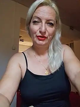 Snapshot of LadyTouch chatting on July 2, 11:22 pm LadyTouch online show from July 2, 11:22 pm