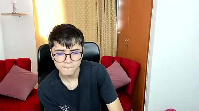 liam orion online show from February 19, 6:32 pm