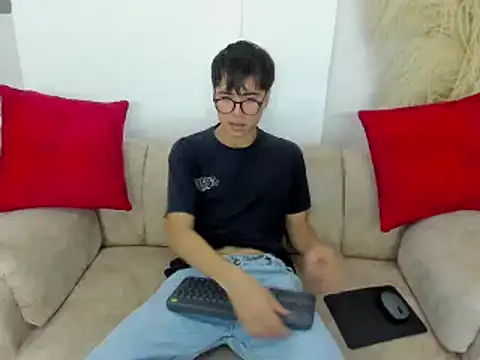 liam orion online show from March 8, 8:25 pm