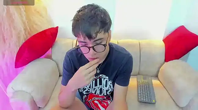 liam orion online show from March 22, 9:53 pm