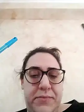 Dolcecurvy online show from April 1, 1:41 pm